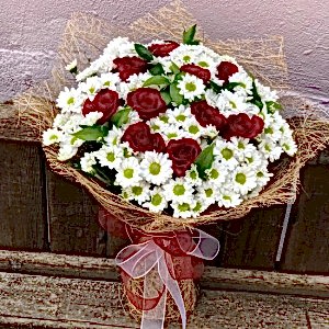  Antalya Çiçekci  - Papatya ve Kırmızıgül buketi