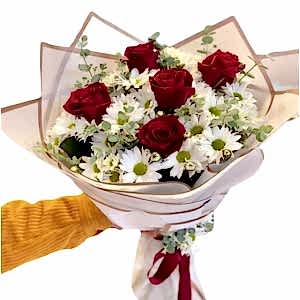 Antalya Çiçekçi - 5 ADET KIRMIZI GUL  PAPATYA BUKETİ